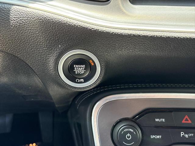 Photo of 2022 White Knuckle Clearcoat Dodge Challenger