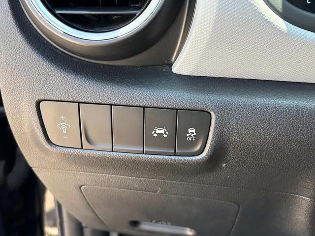 Photo of 2019 Ultra Black Pearl Hyundai KONA