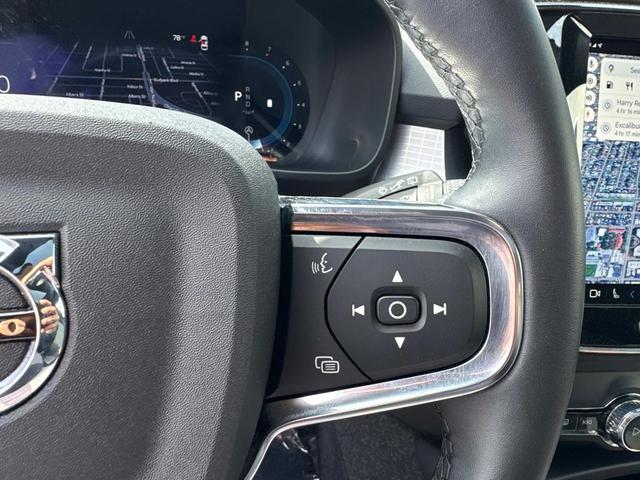 Photo of 2025 Onyx Black Metallic Volvo XC40