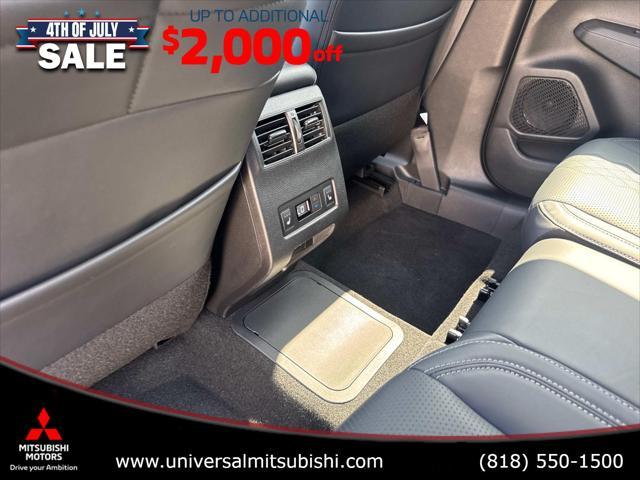 Photo of 2025 Gray Mitsubishi Outlander PHEV