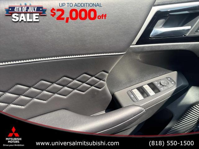Photo of 2025 Gray Mitsubishi Outlander PHEV