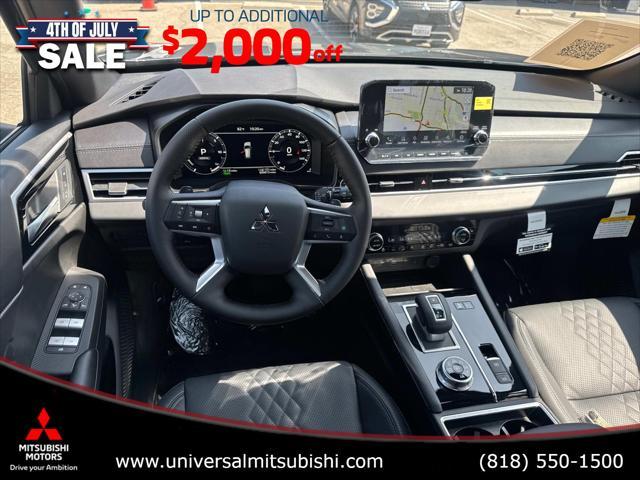 Photo of 2025 Gray Mitsubishi Outlander PHEV