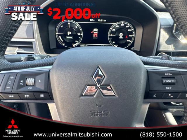 Photo of 2025 Gray Mitsubishi Outlander PHEV