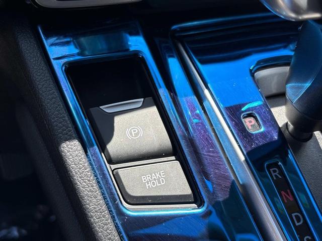 Photo of 2022 Obsidian Blue Pearl Honda CR-V