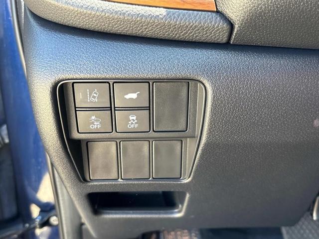 Photo of 2022 Obsidian Blue Pearl Honda CR-V