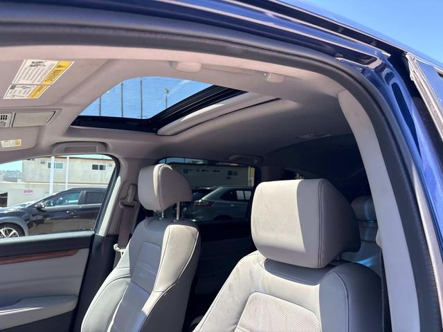 Photo of 2022 Obsidian Blue Pearl Honda CR-V