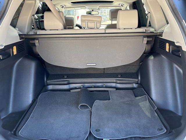Photo of 2022 Obsidian Blue Pearl Honda CR-V