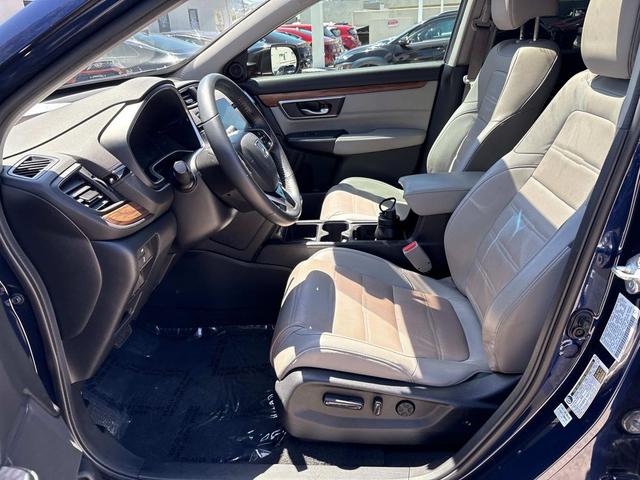 Photo of 2022 Obsidian Blue Pearl Honda CR-V