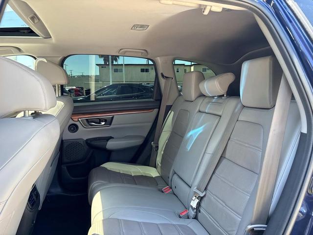 Photo of 2022 Obsidian Blue Pearl Honda CR-V