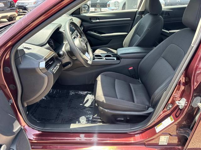 Photo of 2023 Scarlet Ember Tintcoat Nissan Altima