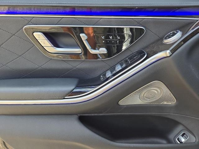 Photo of 2023 Black Mercedes-Benz S-Class