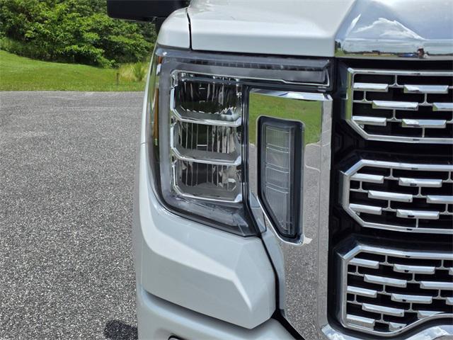 Photo of 2020 White Frost Tricoat GMC Sierra 3500