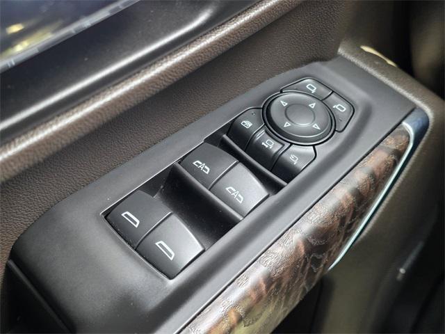 Photo of 2020 White Frost Tricoat GMC Sierra 3500