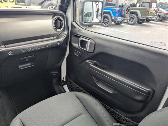 Photo of 2020 Bright White Clearcoat Jeep Wrangler Unlimited