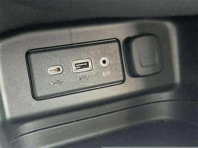 Photo of 2021 Midnight Blue Metallic Chevrolet Equinox