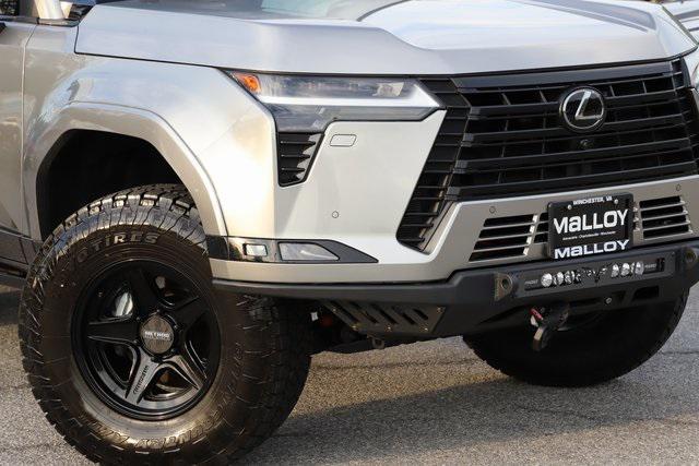 Photo of 2024 Silver Lexus GX 550