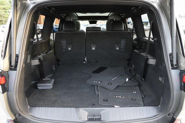 Photo of 2024 Silver Lexus GX 550