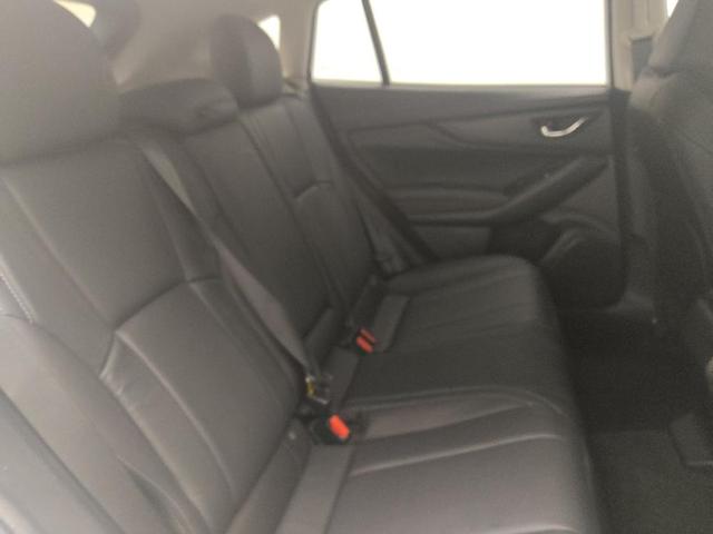 Photo of 2018 Crystal White Pearl Subaru Impreza