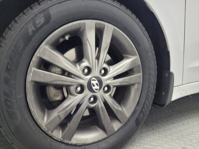 Photo of 2018 Quartz White Pearl Hyundai ELANTRA