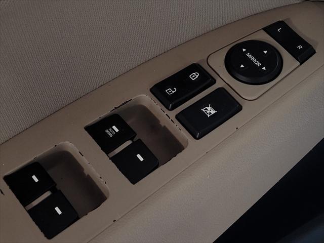 Photo of 2018 Quartz White Pearl Hyundai ELANTRA