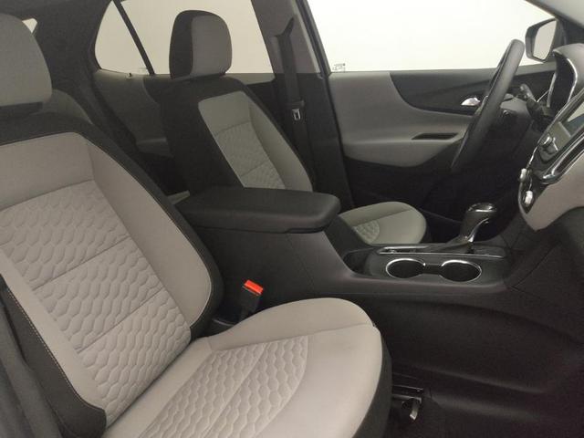 Photo of 2020 Silver Ice Metallic Chevrolet Equinox