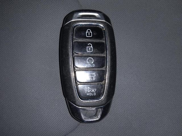 Photo of 2022 Red Hyundai ELANTRA