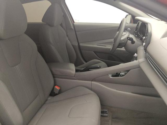 Photo of 2022 Red Hyundai ELANTRA