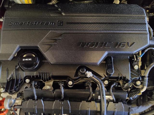 Photo of 2022 Red Hyundai ELANTRA