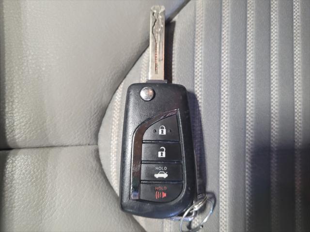 Photo of 2019 Predawn Gray Mica Toyota Camry