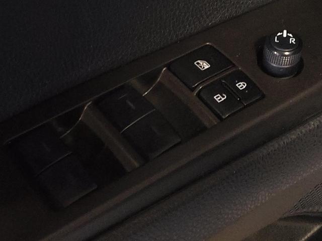 Photo of 2023 Ice Cap Toyota Camry