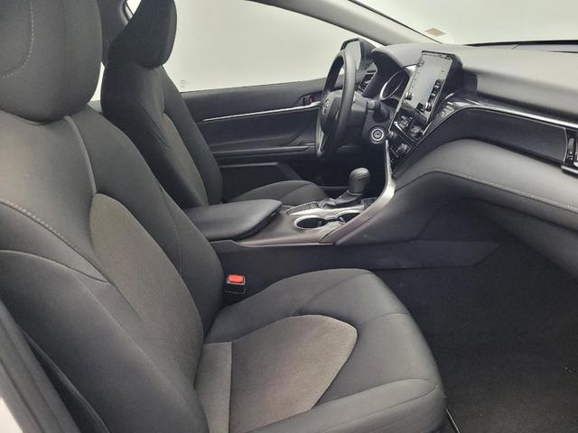 Photo of 2023 Ice Cap Toyota Camry