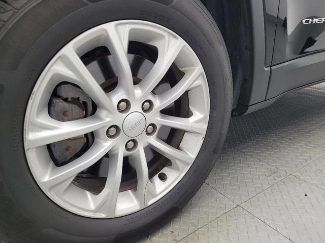 Photo of 2019 Diamond Black Crystal Pearlcoat Jeep Cherokee