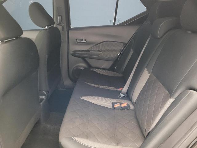 Photo of 2020 Super Black Nissan Kicks