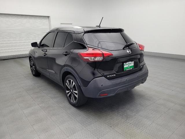 Photo of 2020 Super Black Nissan Kicks