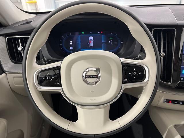 Photo of 2025 Dusk Volvo XC60 Plug-In Hybrid