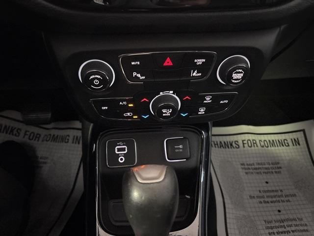 Photo of 2019 Granite Crystal Clearcoat Metallic Jeep Compass