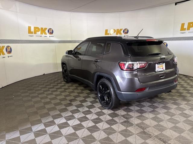 Photo of 2019 Granite Crystal Clearcoat Metallic Jeep Compass