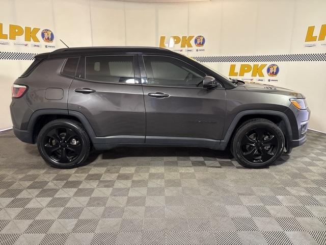 Photo of 2019 Granite Crystal Clearcoat Metallic Jeep Compass