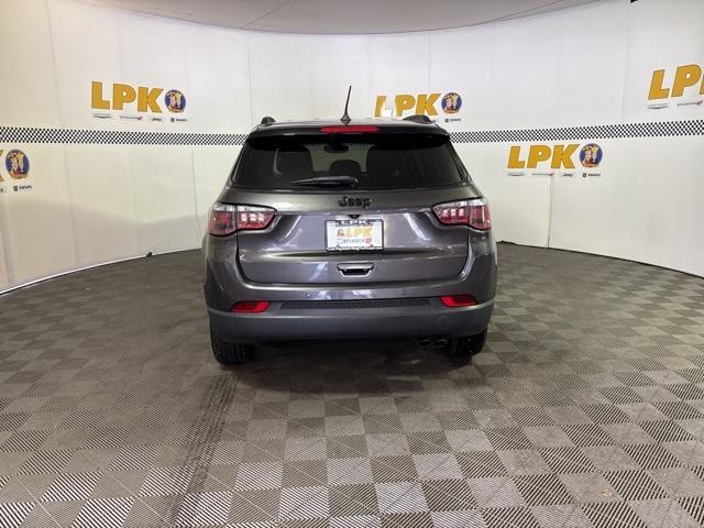 Photo of 2019 Granite Crystal Clearcoat Metallic Jeep Compass