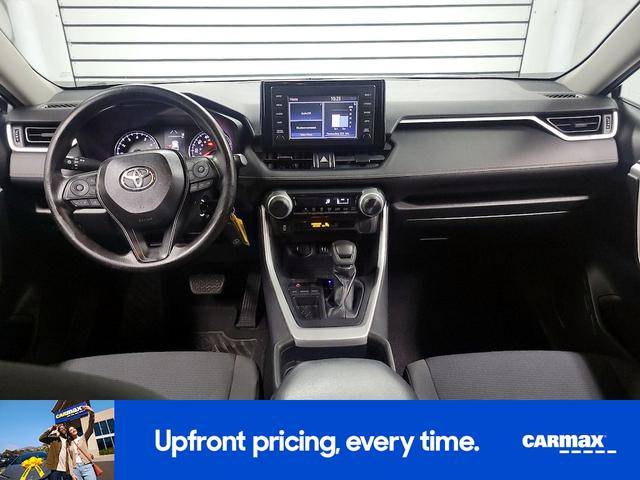 Photo of 2019 Silver Toyota RAV4
