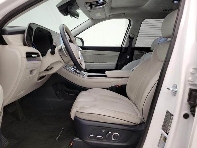 Photo of 2023 White Hyundai PALISADE