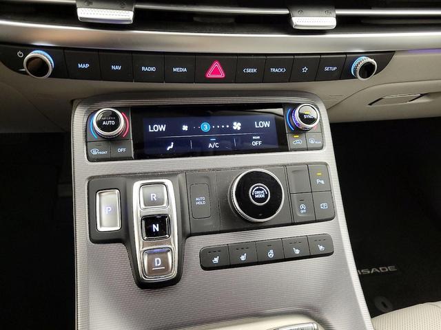 Photo of 2023 White Hyundai PALISADE