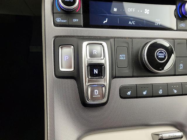 Photo of 2023 White Hyundai PALISADE