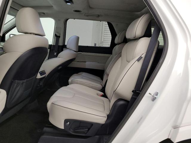 Photo of 2023 White Hyundai PALISADE