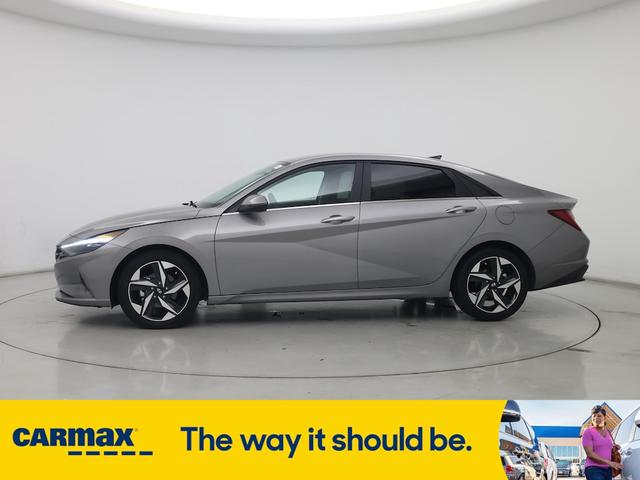 Photo of 2023 Silver Hyundai ELANTRA