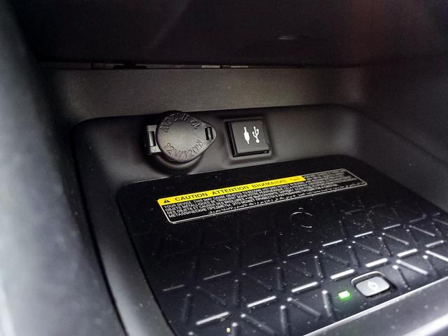 Photo of 2019 White Toyota RAV4