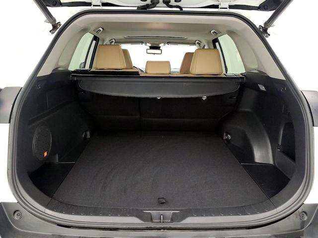 Photo of 2019 White Toyota RAV4