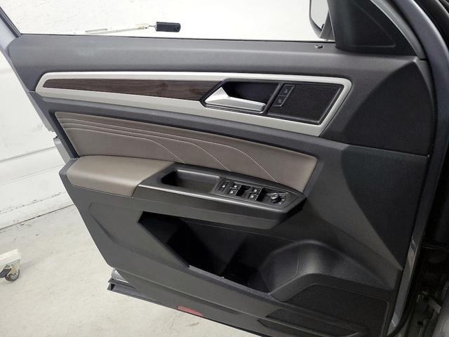 Photo of 2022 Silver Volkswagen Atlas