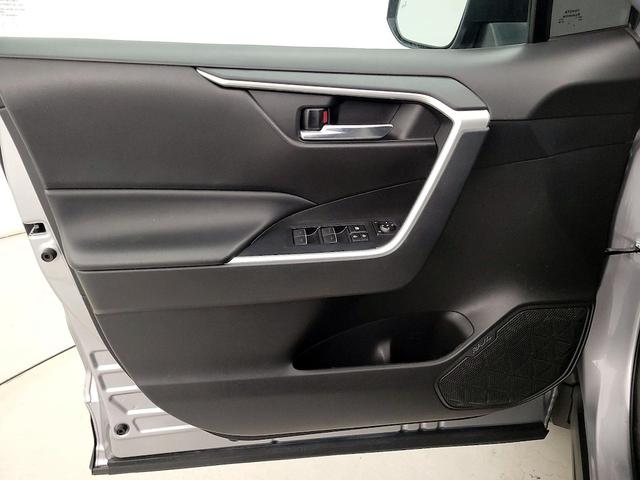 Photo of 2022 Silver Toyota RAV4