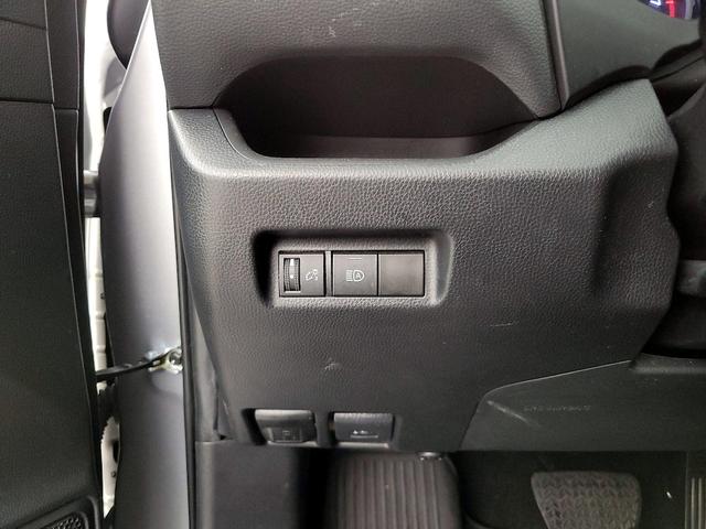 Photo of 2022 Silver Toyota RAV4